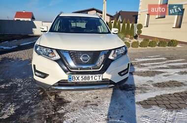 Внедорожник / Кроссовер Nissan Rogue 2017 в Хмельницком