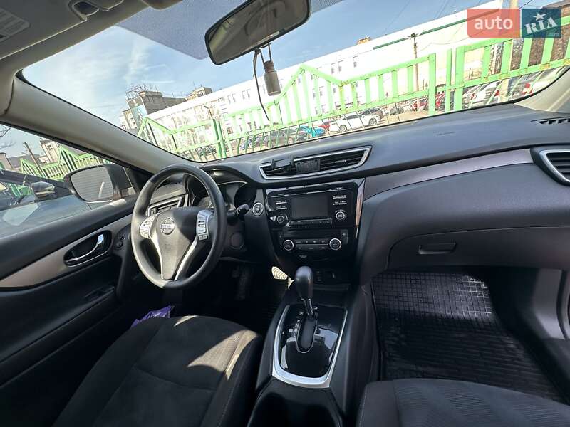 Позашляховик / Кросовер Nissan Rogue 2015 в Запоріжжі