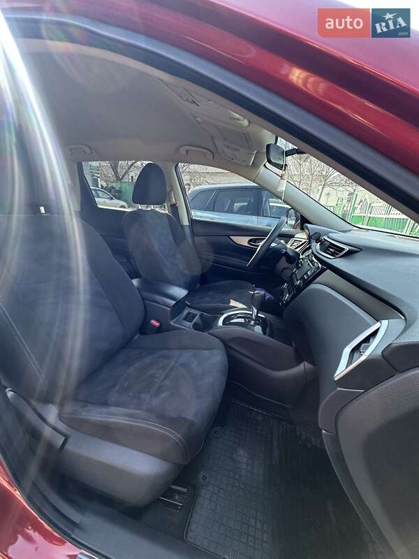 Позашляховик / Кросовер Nissan Rogue 2015 в Запоріжжі