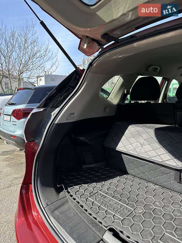 Позашляховик / Кросовер Nissan Rogue 2015 в Запоріжжі