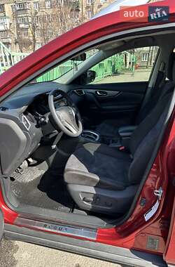Внедорожник / Кроссовер Nissan Rogue 2015 в 