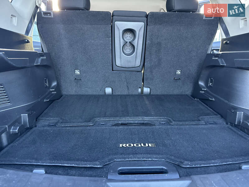 Позашляховик / Кросовер Nissan Rogue 2016 в Коростені