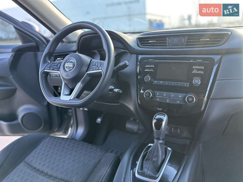 Позашляховик / Кросовер Nissan Rogue 2016 в Коростені