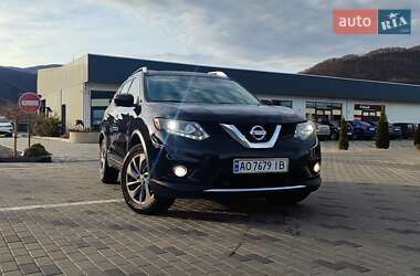 Позашляховик / Кросовер Nissan Rogue 2015 в Хусті