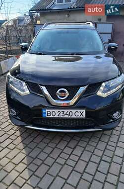 Внедорожник / Кроссовер Nissan Rogue 2015 в Теребовле