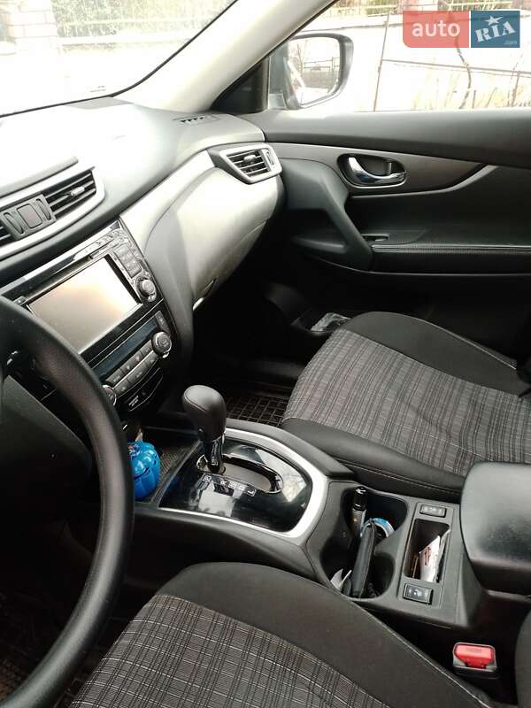 Позашляховик / Кросовер Nissan Rogue 2015 в Теребовлі