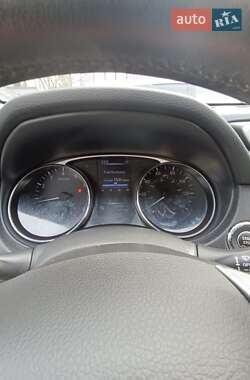 Внедорожник / Кроссовер Nissan Rogue 2014 в 