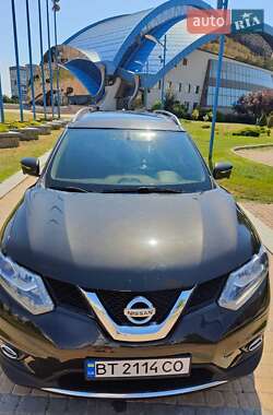 Внедорожник / Кроссовер Nissan Rogue 2014 в 