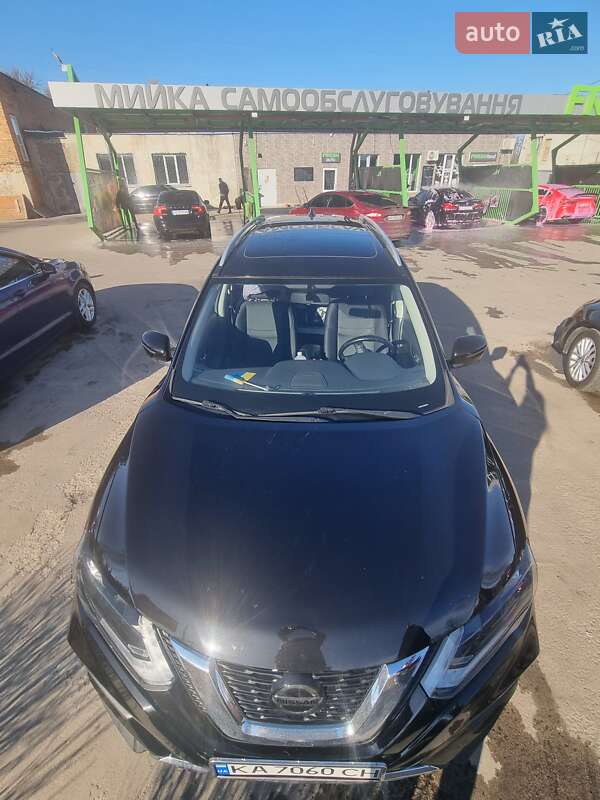 Позашляховик / Кросовер Nissan Rogue 2017 в Чернігові