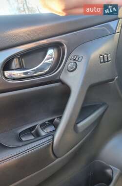 Внедорожник / Кроссовер Nissan Rogue 2017 в Чернигове