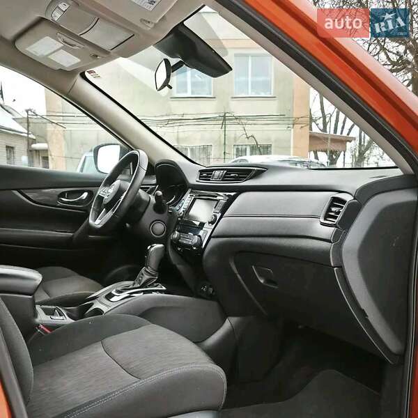 Позашляховик / Кросовер Nissan Rogue 2018 в Добровеличківці