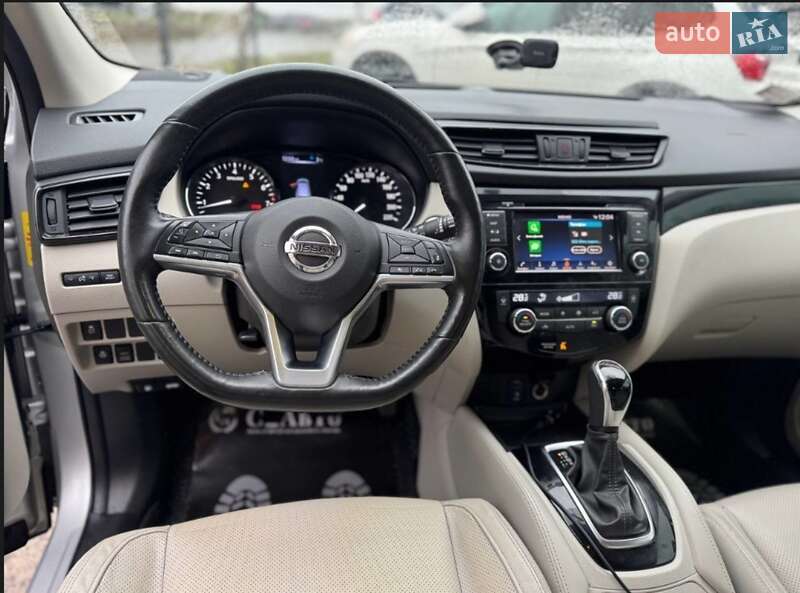 Позашляховик / Кросовер Nissan Rogue 2018 в Чернівцях