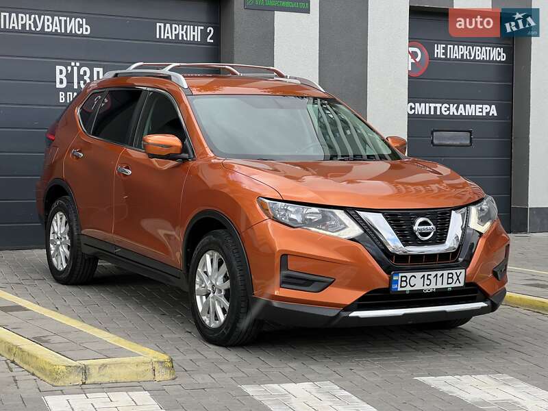 Внедорожник / Кроссовер Nissan Rogue 2016 в 