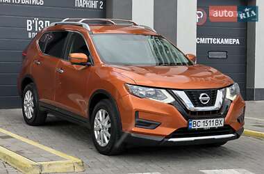 Внедорожник / Кроссовер Nissan Rogue 2016 в 