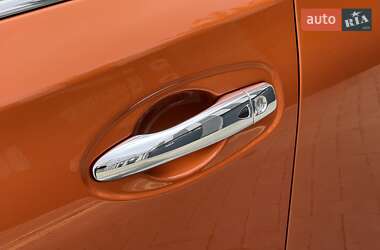 Внедорожник / Кроссовер Nissan Rogue 2016 в 