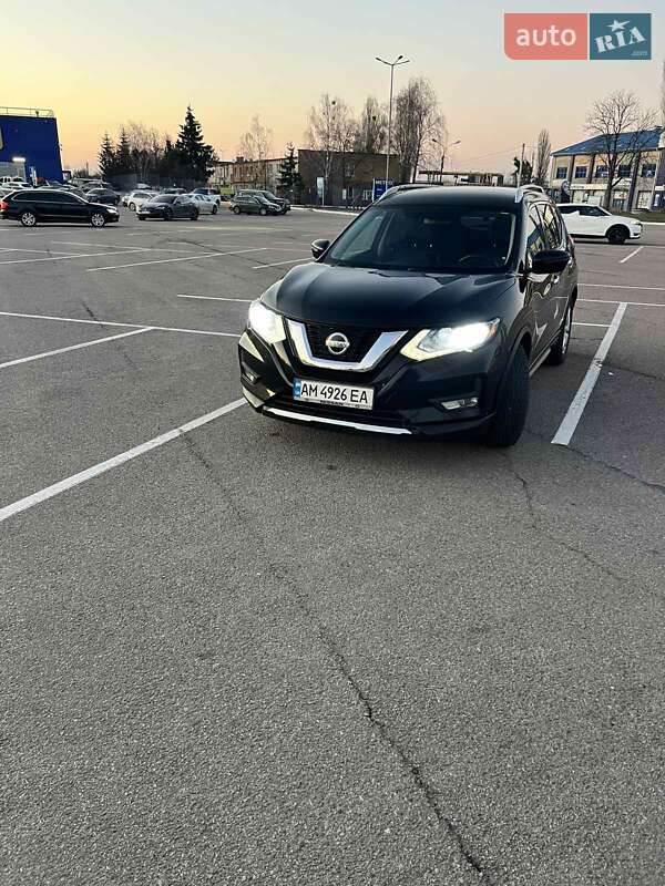 Позашляховик / Кросовер Nissan Rogue 2018 в Житомирі