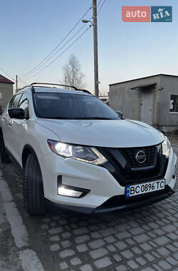 Внедорожник / Кроссовер Nissan Rogue 2018 в 
