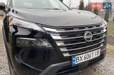 Внедорожник / Кроссовер Nissan Rogue 2023 в 