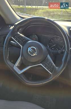 Позашляховик / Кросовер Nissan Rogue 2017 в 