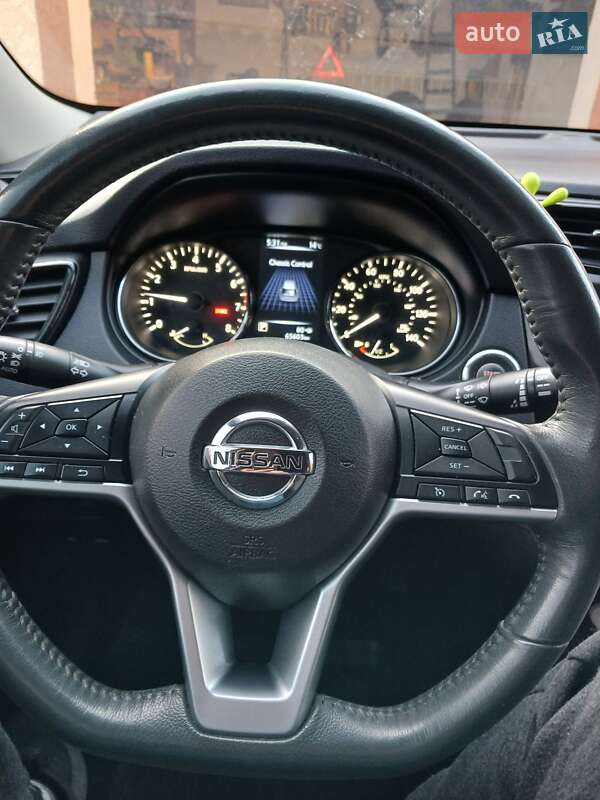 Позашляховик / Кросовер Nissan Rogue 2017 в Івано-Франківську