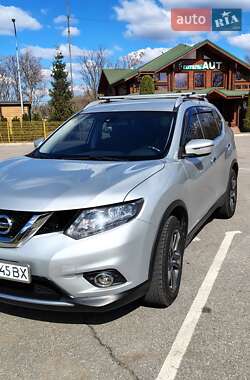Внедорожник / Кроссовер Nissan Rogue 2016 в 