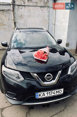 Внедорожник / Кроссовер Nissan Rogue 2016 в 