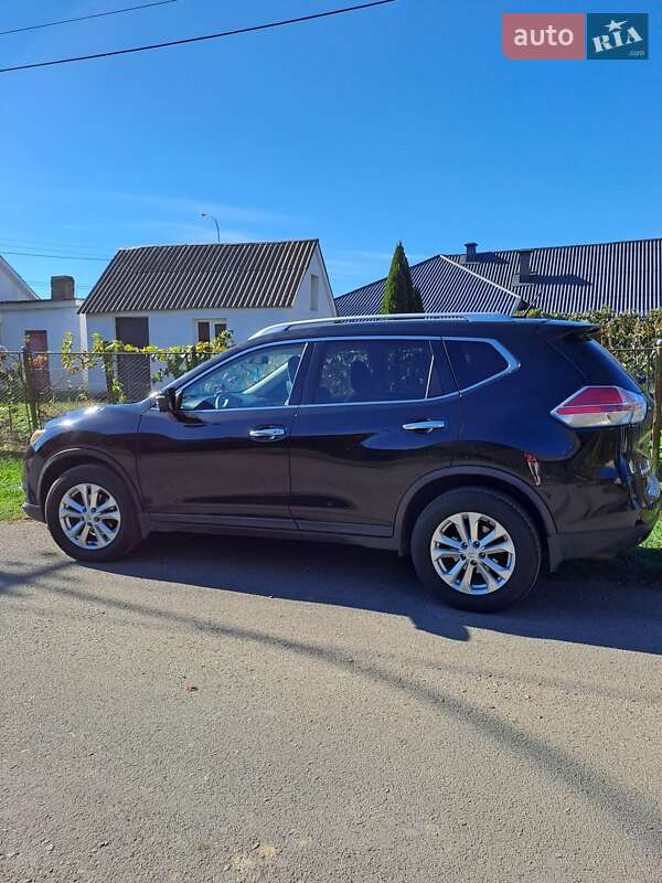 Внедорожник / Кроссовер Nissan Rogue 2016 в Ужгороде