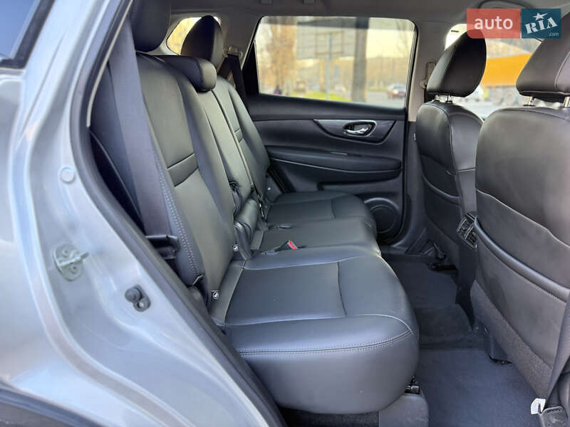 Внедорожник / Кроссовер Nissan Rogue 2017 в Одессе