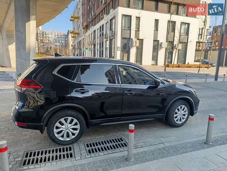 Позашляховик / Кросовер Nissan Rogue 2017 в Києві