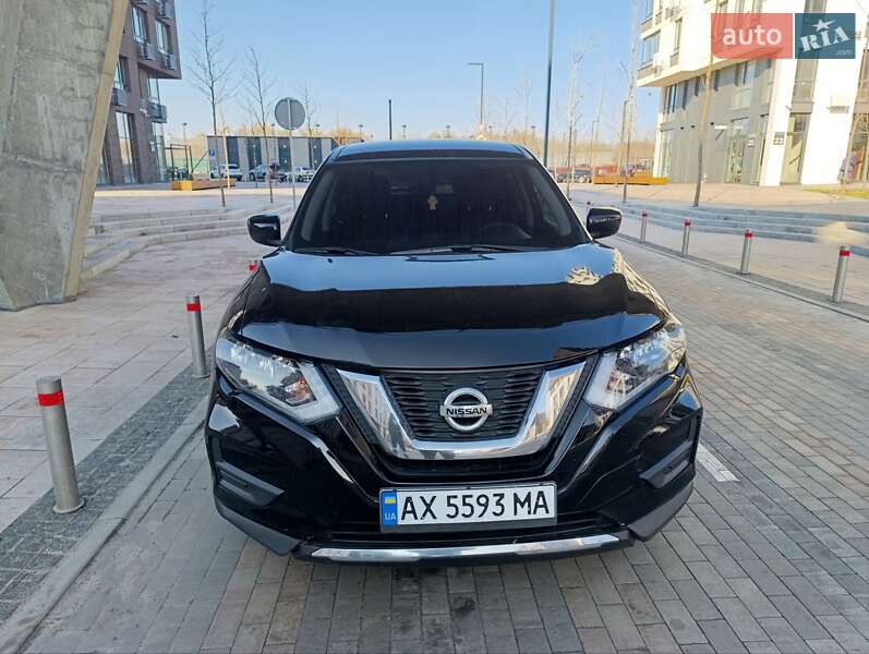 Позашляховик / Кросовер Nissan Rogue 2017 в Києві