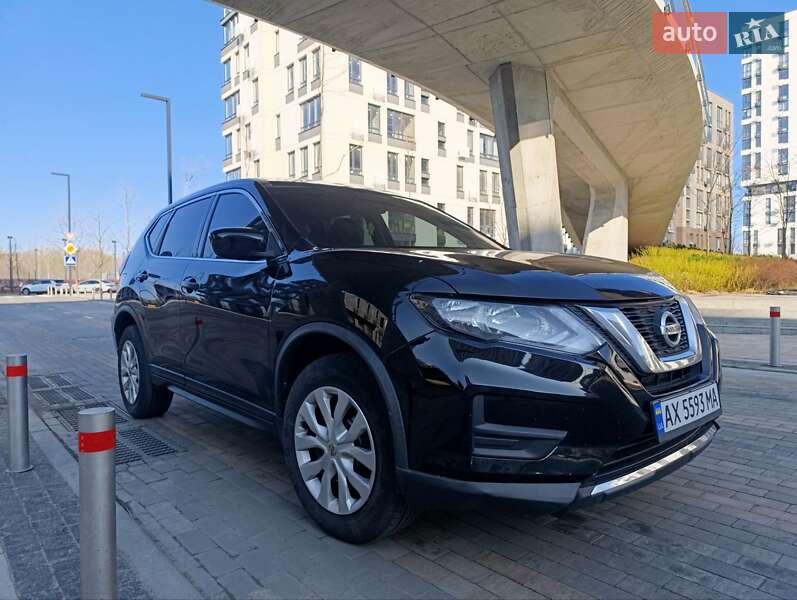 Позашляховик / Кросовер Nissan Rogue 2017 в Києві