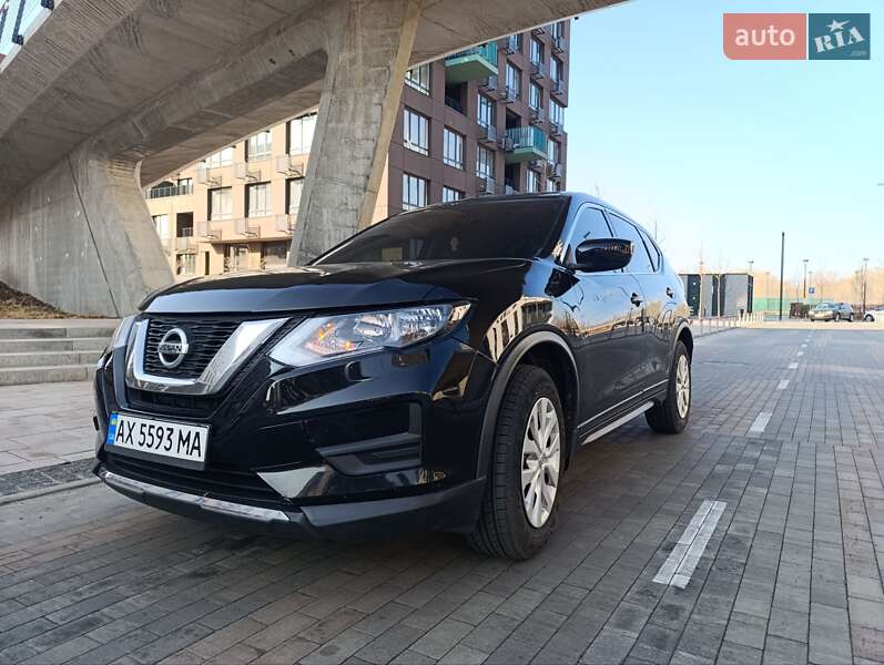 Позашляховик / Кросовер Nissan Rogue 2017 в Києві