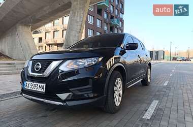 Внедорожник / Кроссовер Nissan Rogue 2017 в 