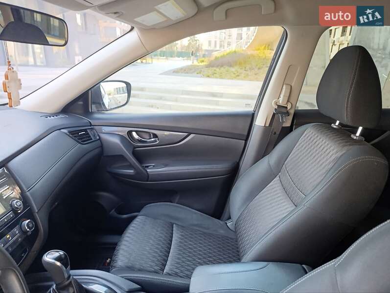 Позашляховик / Кросовер Nissan Rogue 2017 в Києві