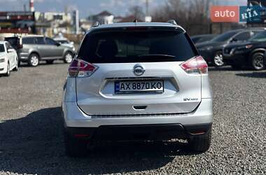 Внедорожник / Кроссовер Nissan Rogue 2016 в 