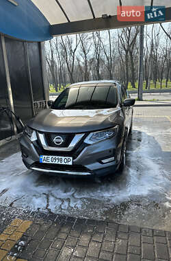 Внедорожник / Кроссовер Nissan Rogue 2017 в 