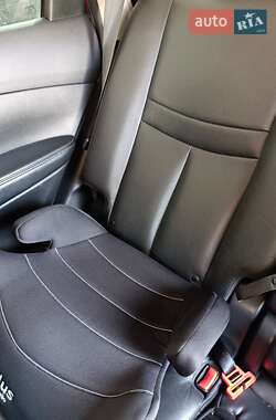 Позашляховик / Кросовер Nissan Rogue 2015 в 