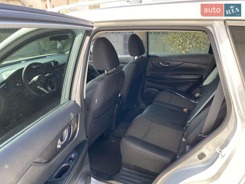 Позашляховик / Кросовер Nissan Rogue 2018 в Рівному