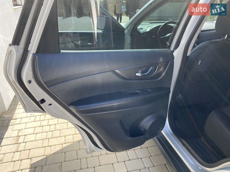 Позашляховик / Кросовер Nissan Rogue 2018 в Рівному