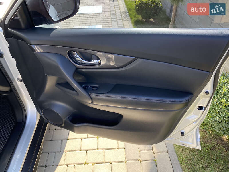 Позашляховик / Кросовер Nissan Rogue 2018 в Рівному