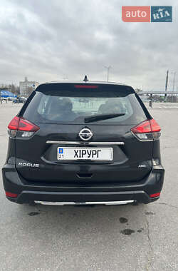 Внедорожник / Кроссовер Nissan Rogue 2017 в 