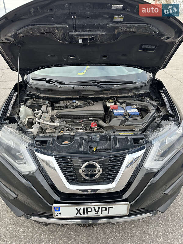 Внедорожник / Кроссовер Nissan Rogue 2017 в Змиеве