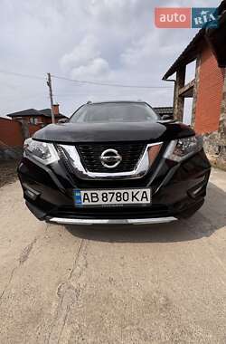 Позашляховик / Кросовер Nissan Rogue 2017 в 