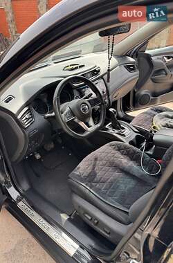 Позашляховик / Кросовер Nissan Rogue 2017 в 