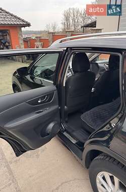 Позашляховик / Кросовер Nissan Rogue 2017 в 