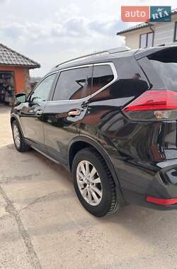 Позашляховик / Кросовер Nissan Rogue 2017 в 