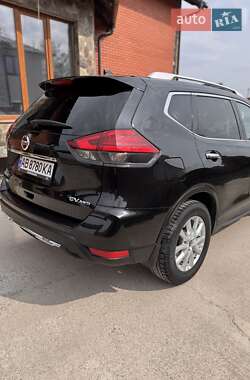 Позашляховик / Кросовер Nissan Rogue 2017 в 