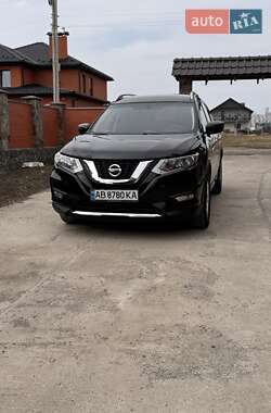 Позашляховик / Кросовер Nissan Rogue 2017 в 