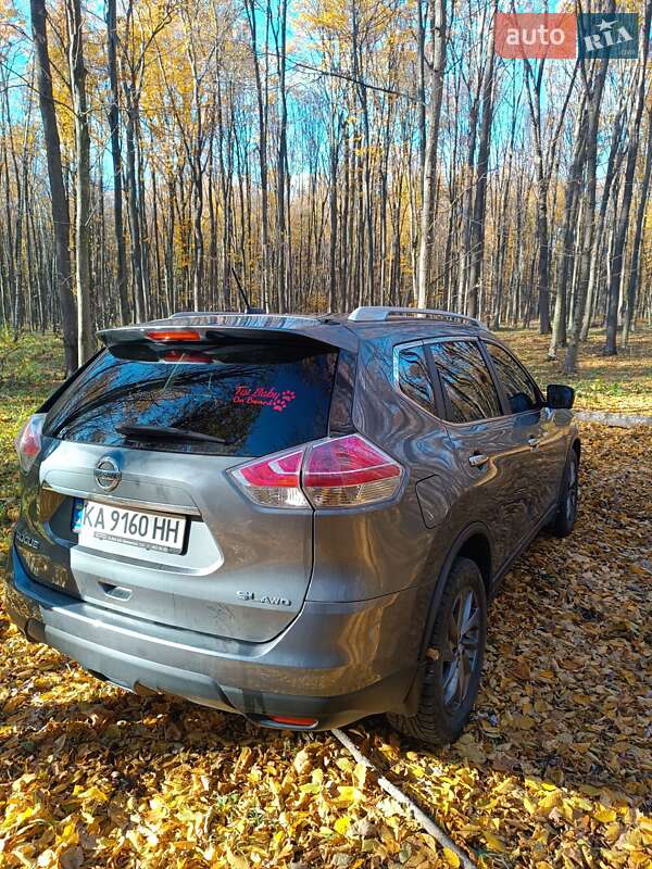 Позашляховик / Кросовер Nissan Rogue 2015 в Хмільнику