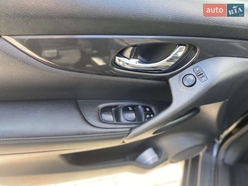 Позашляховик / Кросовер Nissan Rogue 2019 в Ужгороді